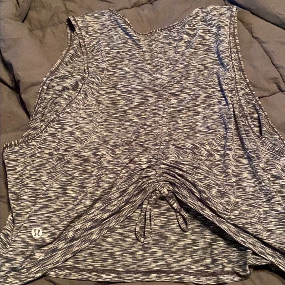 Lululemon cropped tank size 12